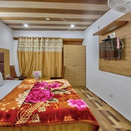 Hotel Shingar Manāli Екстериор снимка