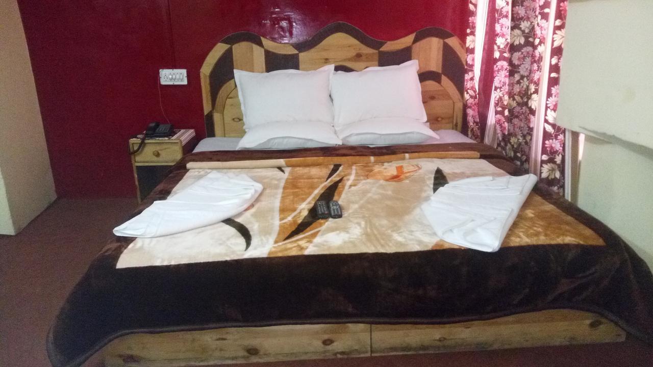 Hotel Shingar Manāli Екстериор снимка